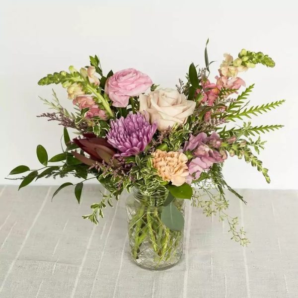 Designers choice Small floral arrangement