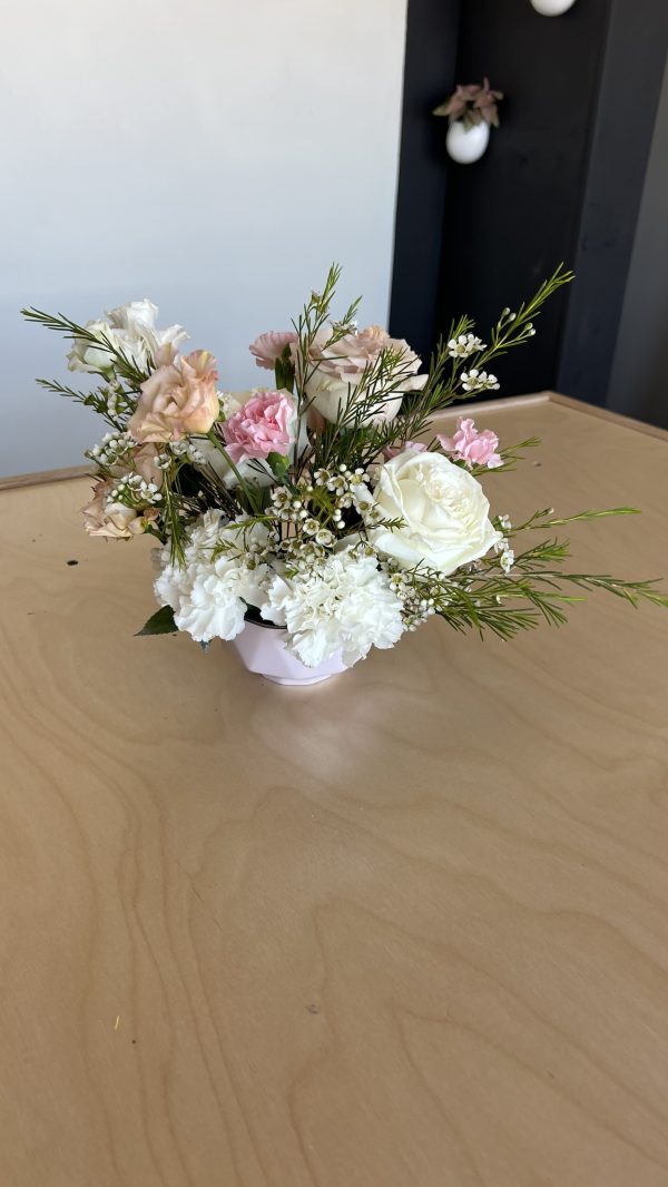 Designers choice mini flower arrangement - Image 5